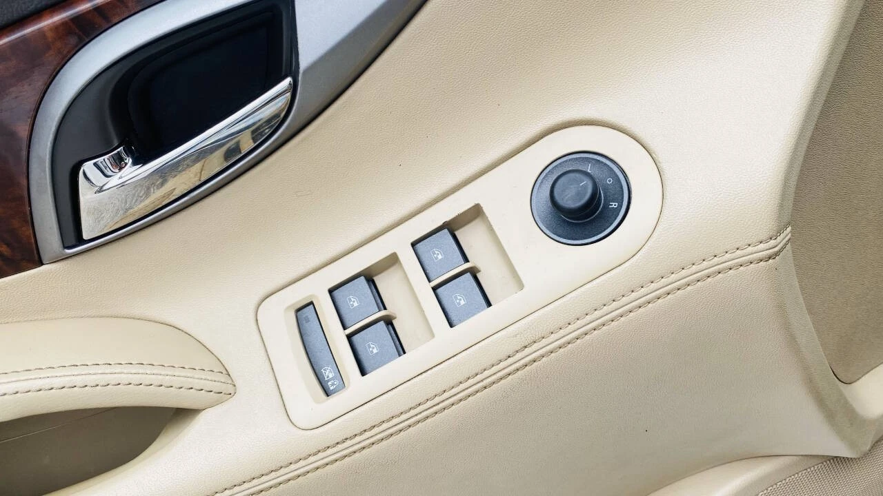2010 Buick LaCrosse - Image 16 of 21