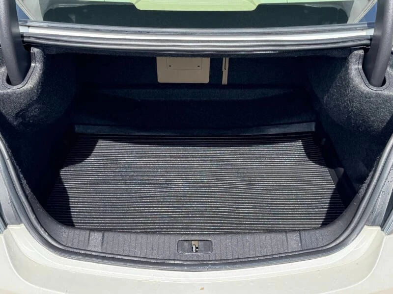 2010 Buick LaCrosse - Image 13 of 20