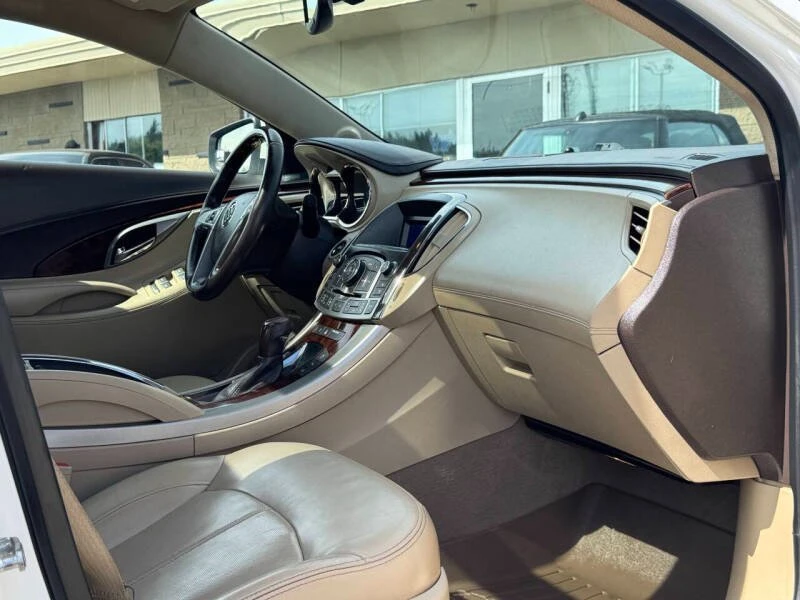 2010 Buick LaCrosse - Image 17 of 20