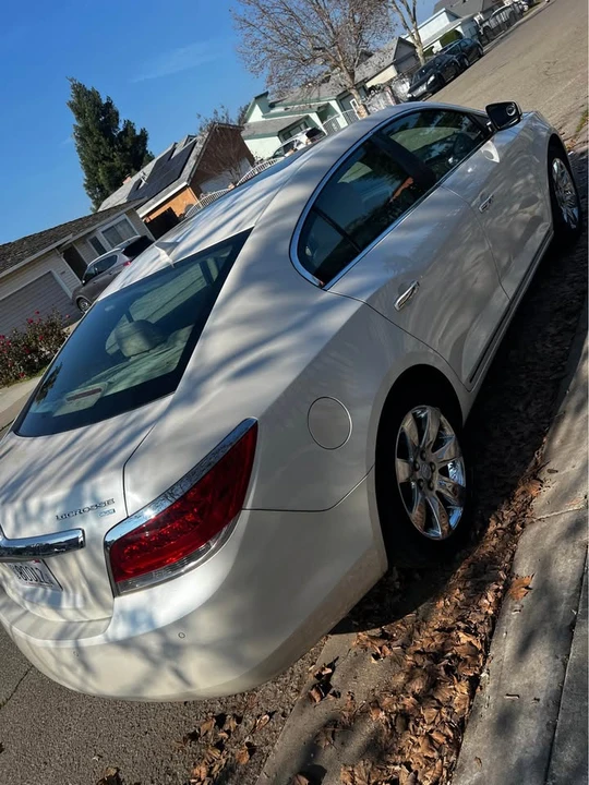 2010 Buick LaCrosse - Image 2 of 21