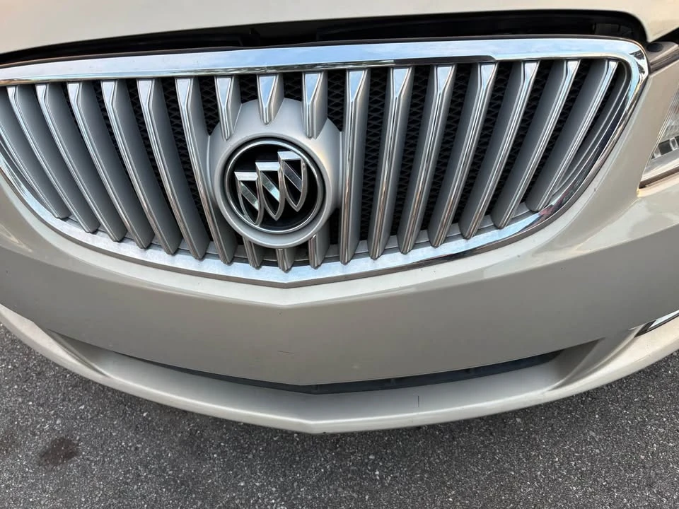 2010 Buick LaCrosse - Image 2 of 11