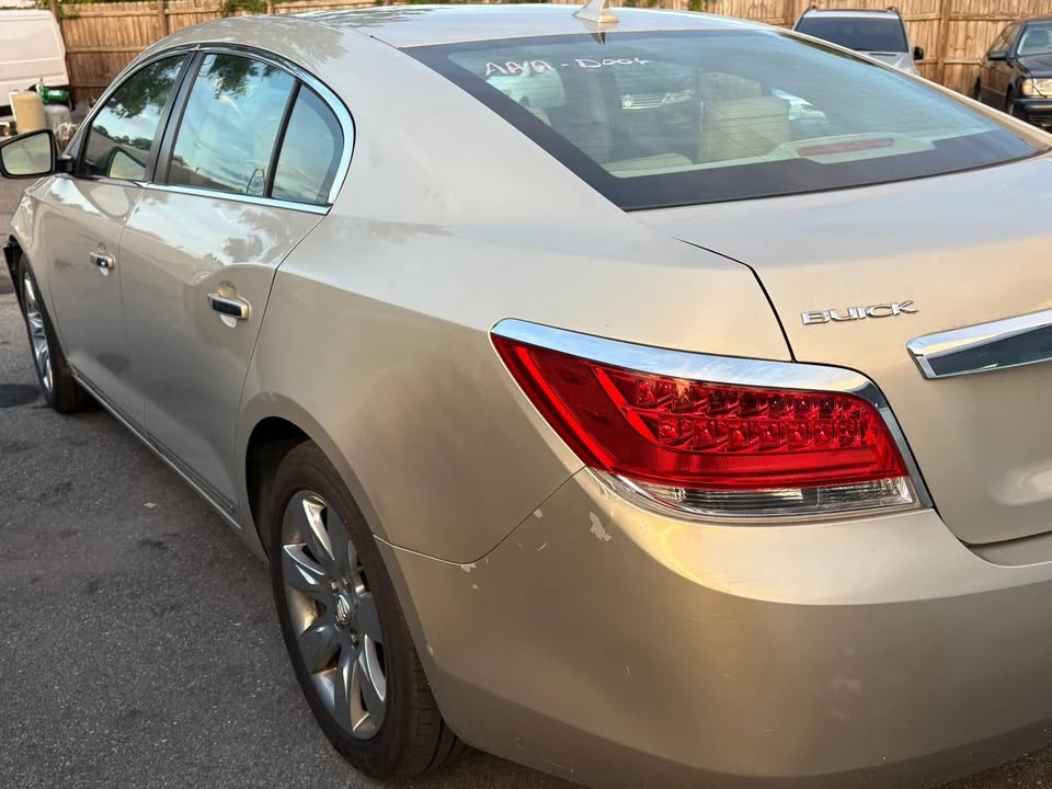 2010 Buick LaCrosse - Image 3 of 11