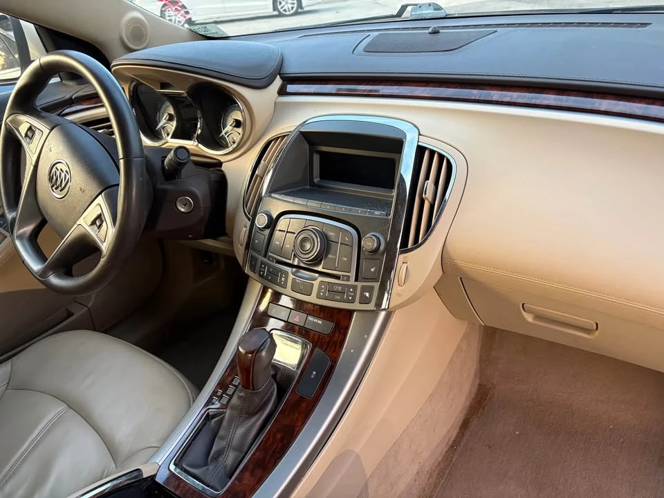 2010 Buick LaCrosse - Image 6 of 11