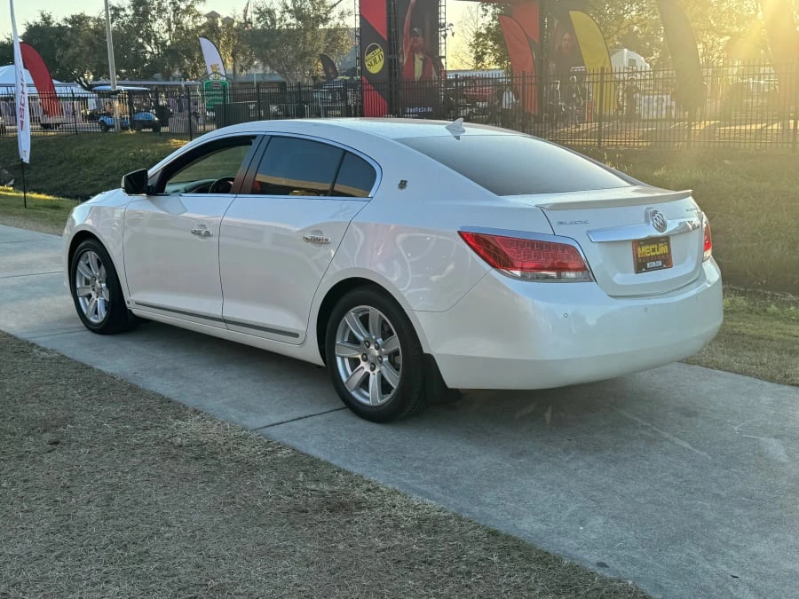 2010 Buick LaCrosse - Image 3 of 11