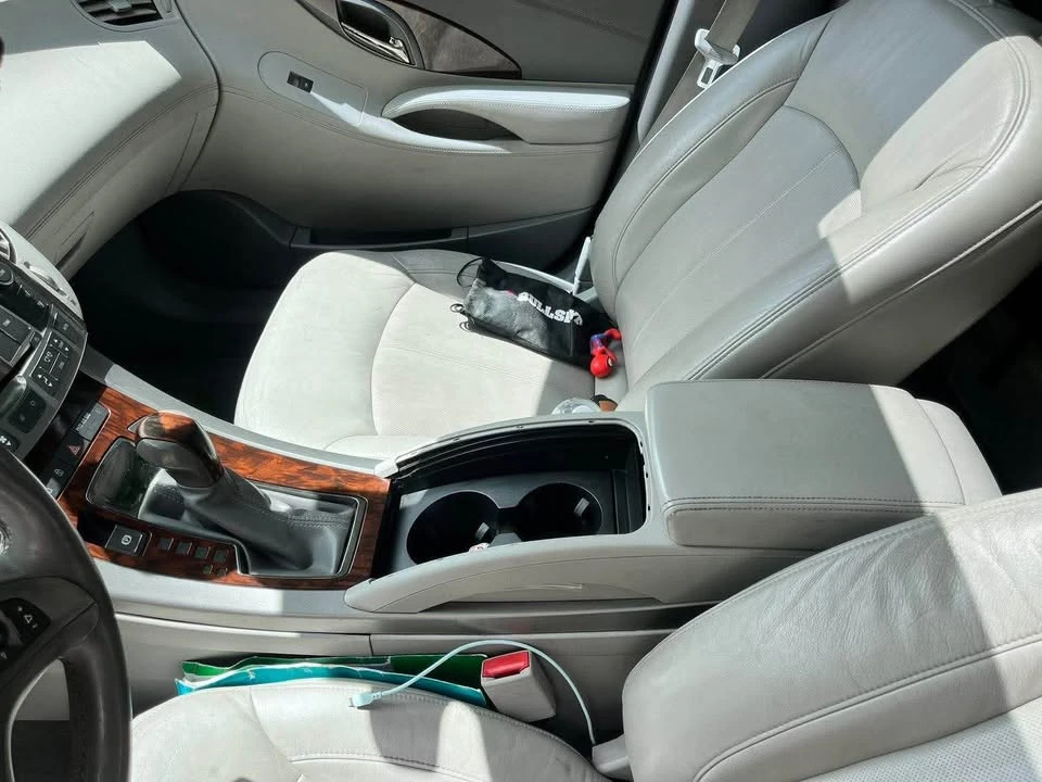2010 Buick LaCrosse - Image 6 of 9