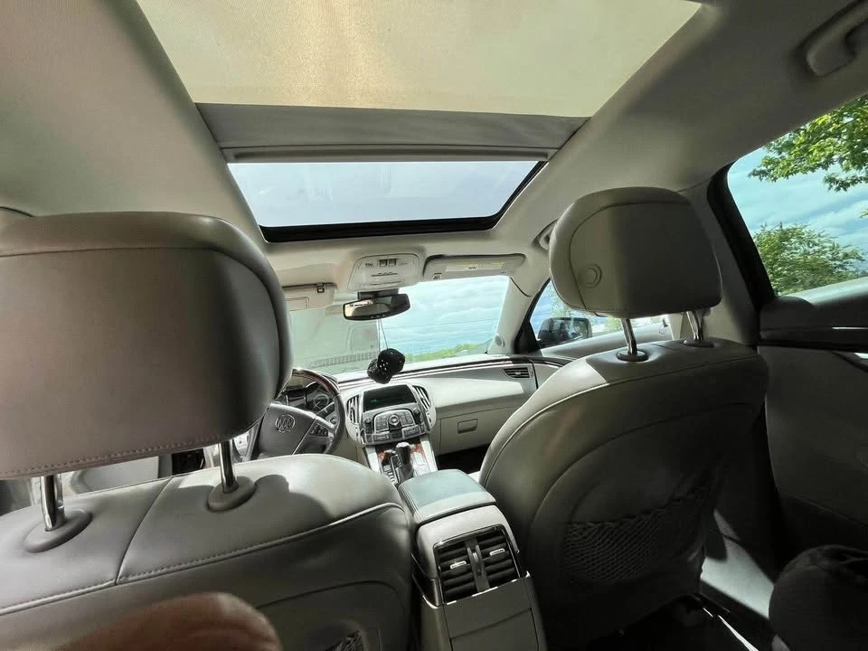 2010 Buick LaCrosse - Image 7 of 9