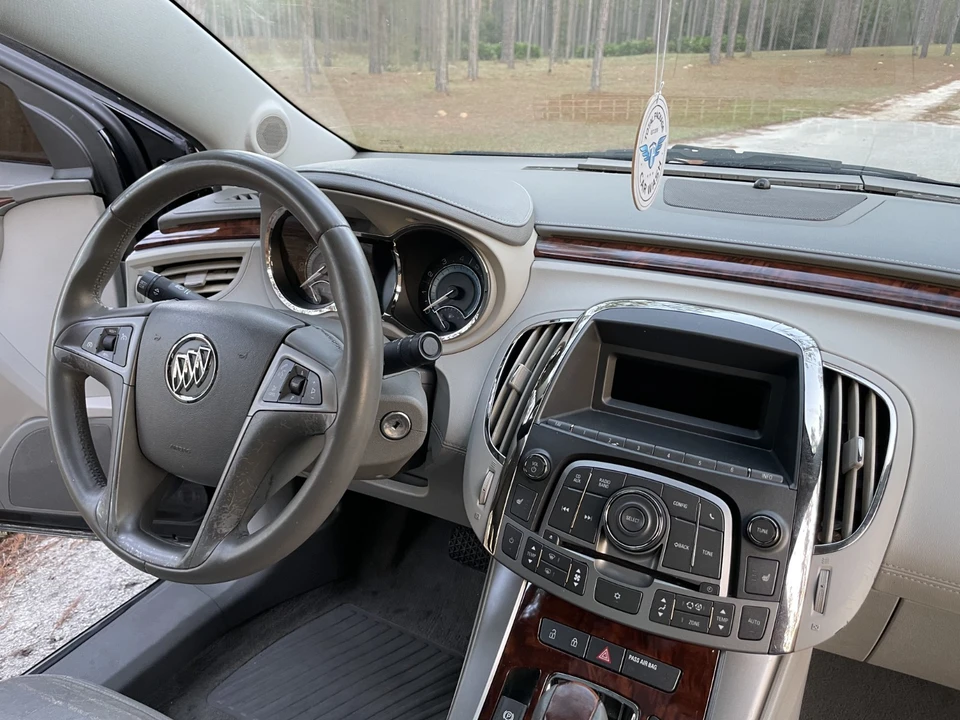 2010 Buick LaCrosse - Image 14 of 23