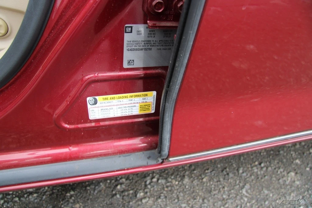 2010 Buick LaCrosse - Image 11 of 21