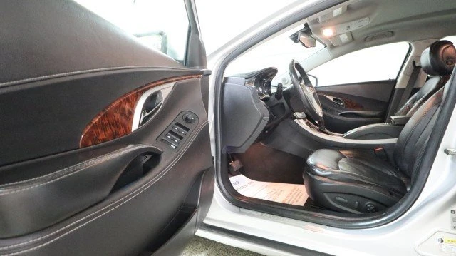 2010 Buick LaCrosse - Image 9 of 20