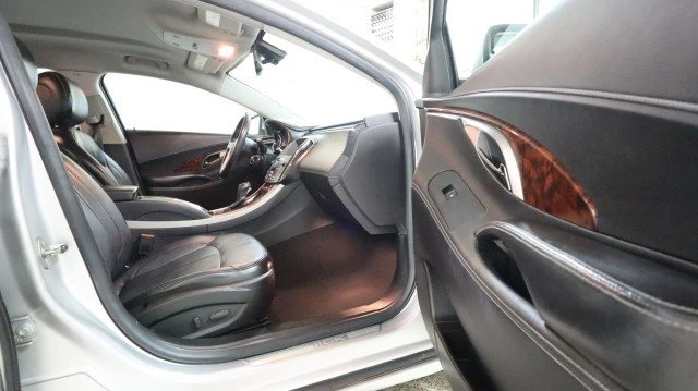 2010 Buick LaCrosse - Image 10 of 20