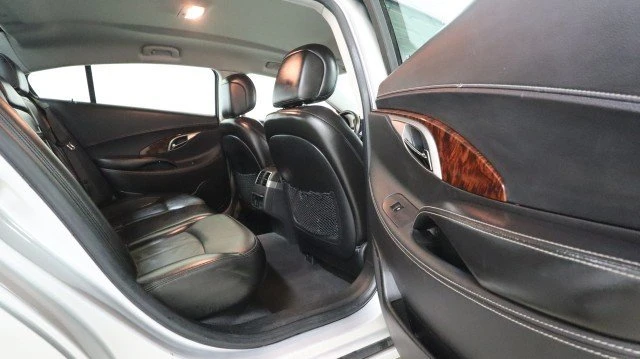 2010 Buick LaCrosse - Image 11 of 20
