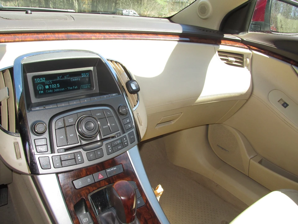 2010 Buick LaCrosse - Image 17 of 21