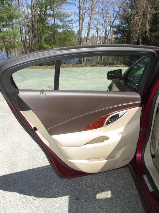2010 Buick LaCrosse - Image 10 of 21