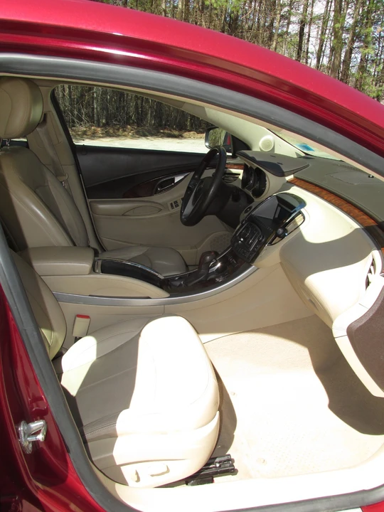 2010 Buick LaCrosse - Image 13 of 21