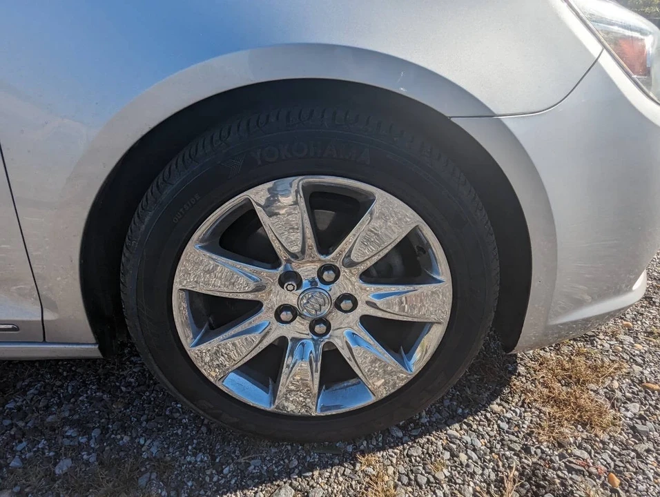 2010 Buick LaCrosse - Image 9 of 21