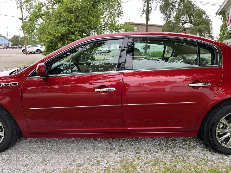 2010 Buick Lucerne - Image 8 of 31