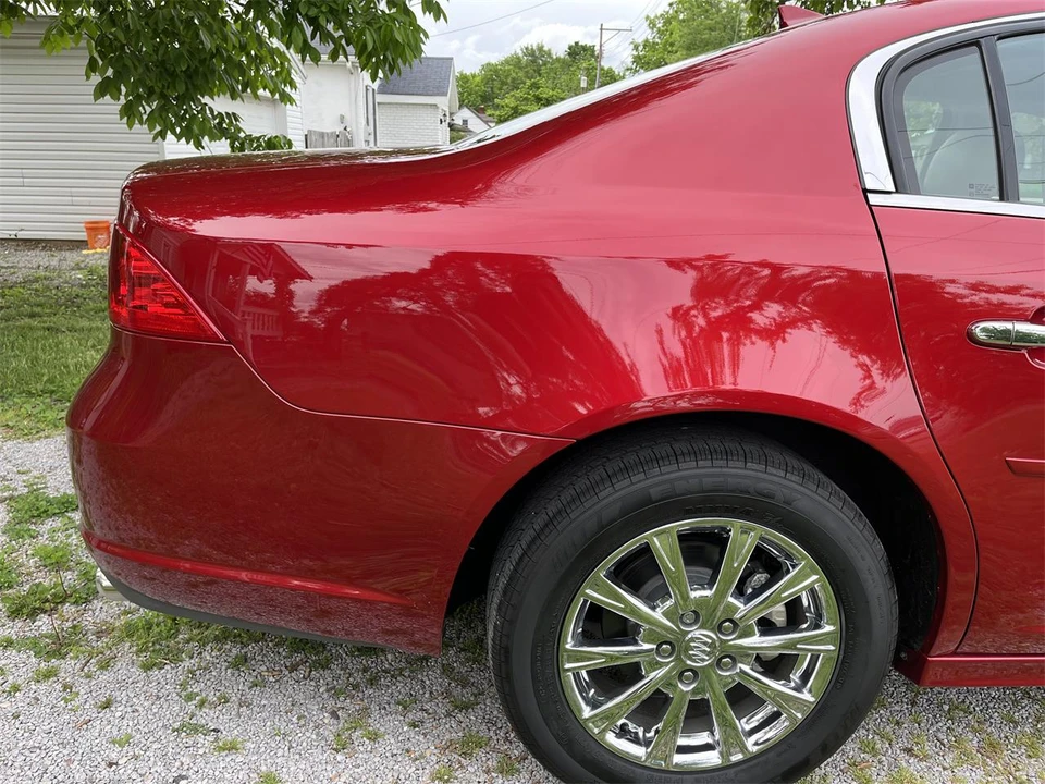 2010 Buick Lucerne - Image 17 of 31