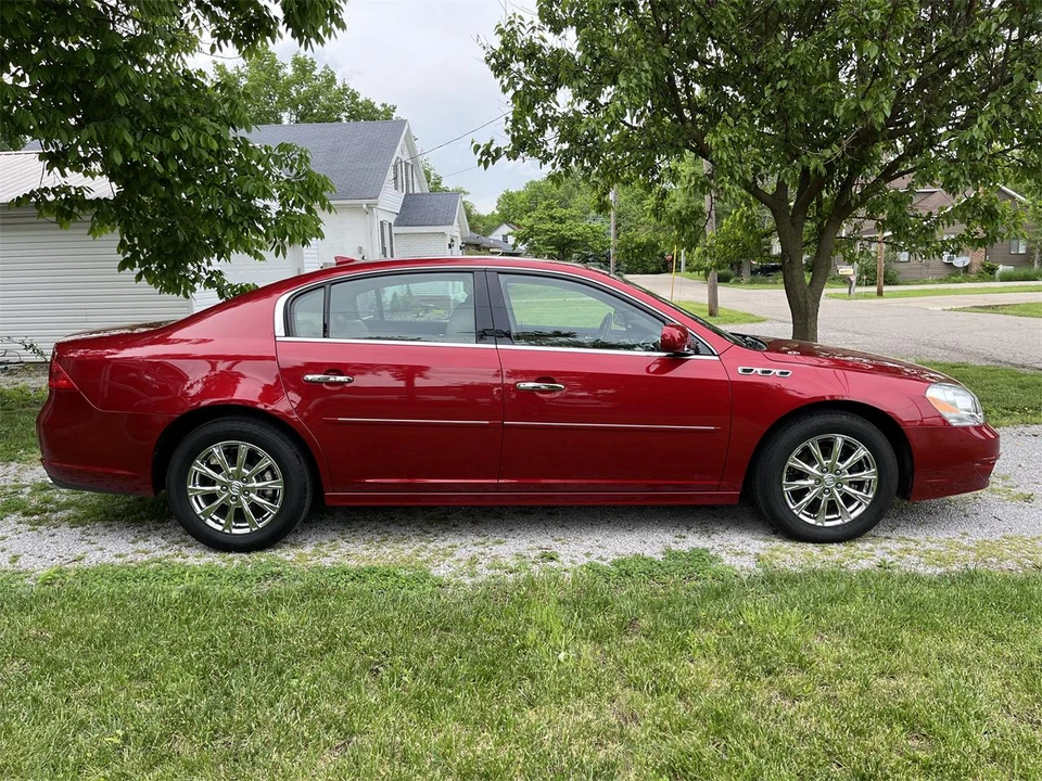 2010 Buick Lucerne - Image 21 of 31