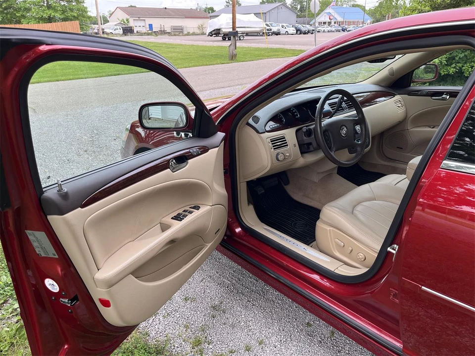 2010 Buick Lucerne - Image 27 of 31