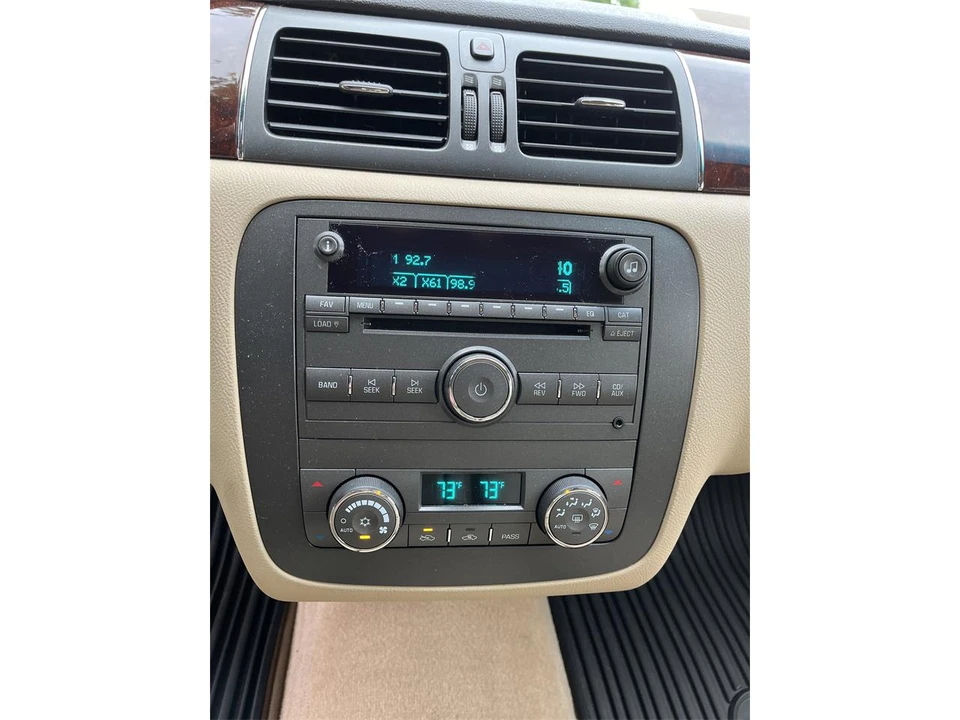 2010 Buick Lucerne - Image 29 of 31