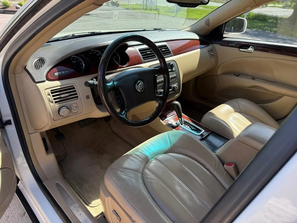 2010 Buick Lucerne - Image 12 of 17