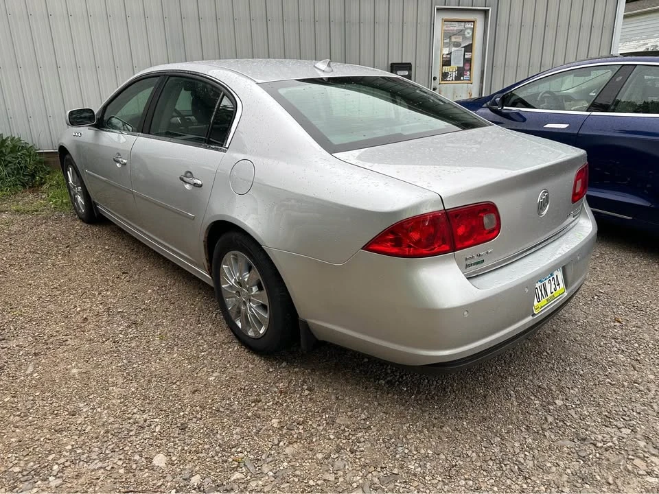 2010 Buick Lucerne - Image 3 of 9