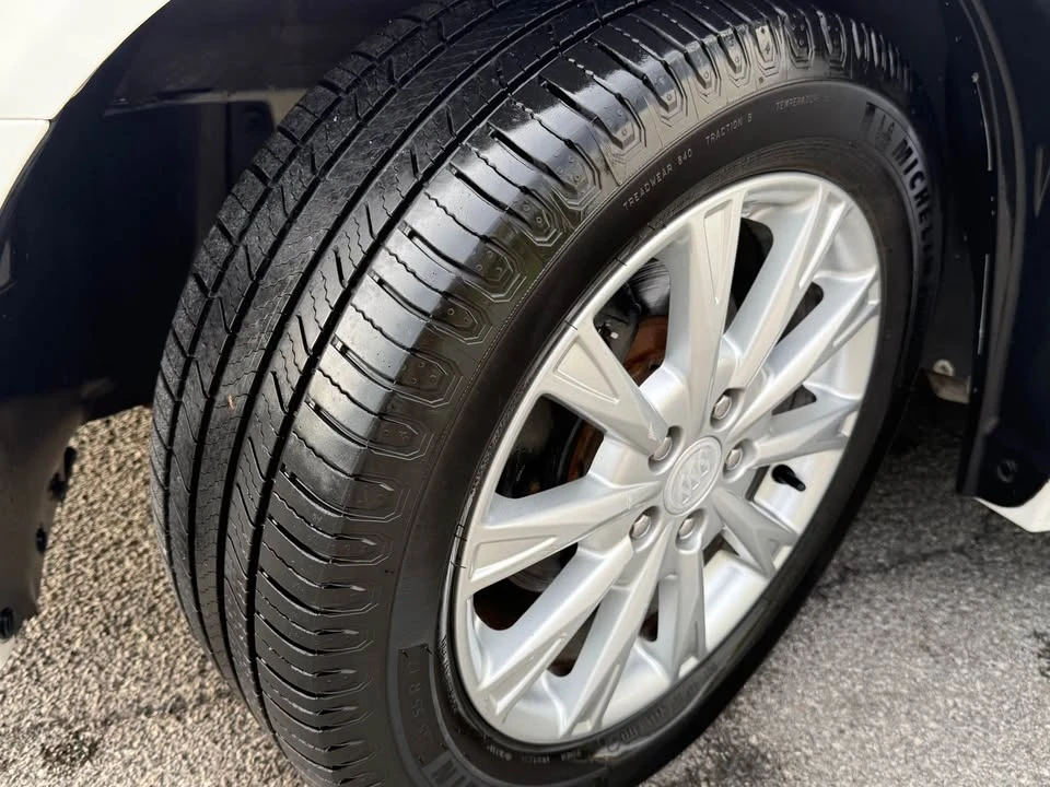 2010 Buick Lucerne - Image 8 of 20