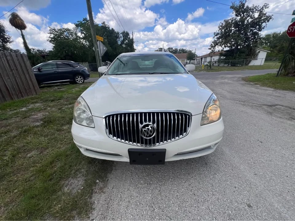 2010 Buick Lucerne - Image 2 of 10