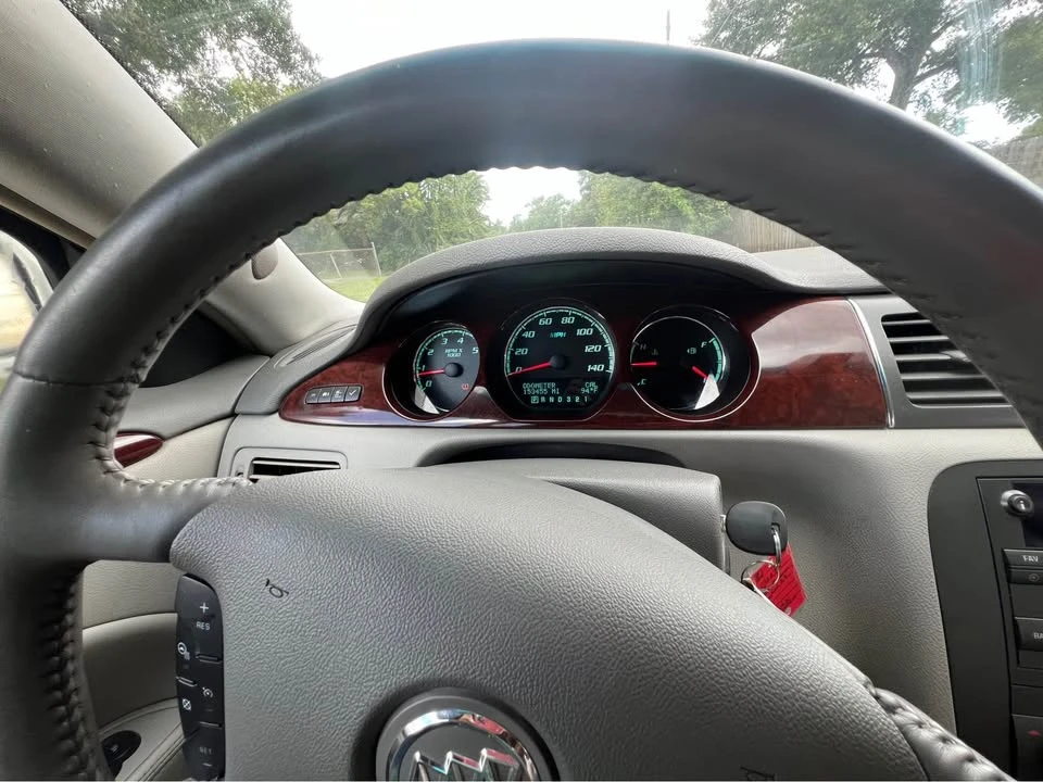 2010 Buick Lucerne - Image 7 of 10