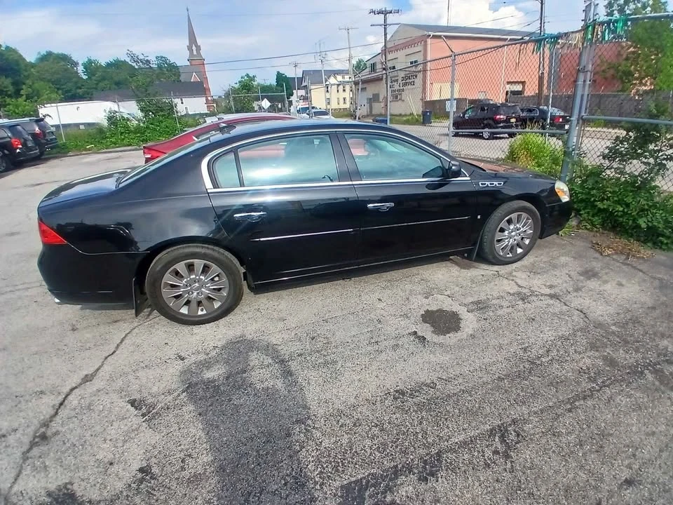 2010 Buick Lucerne - Image 2 of 9