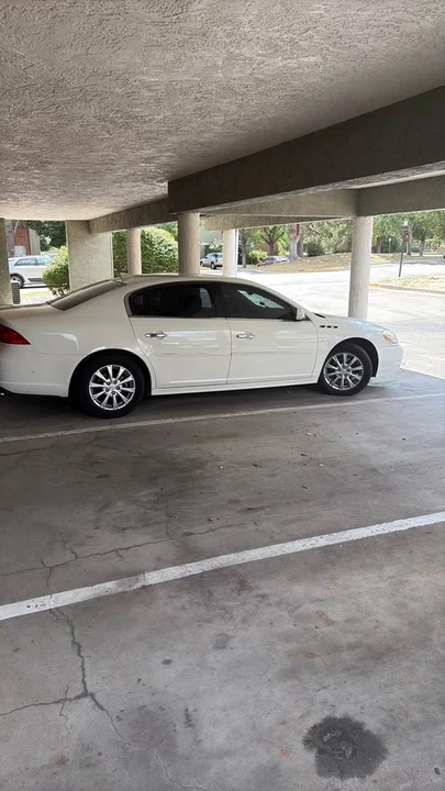 2010 Buick Lucerne - Image 8 of 9