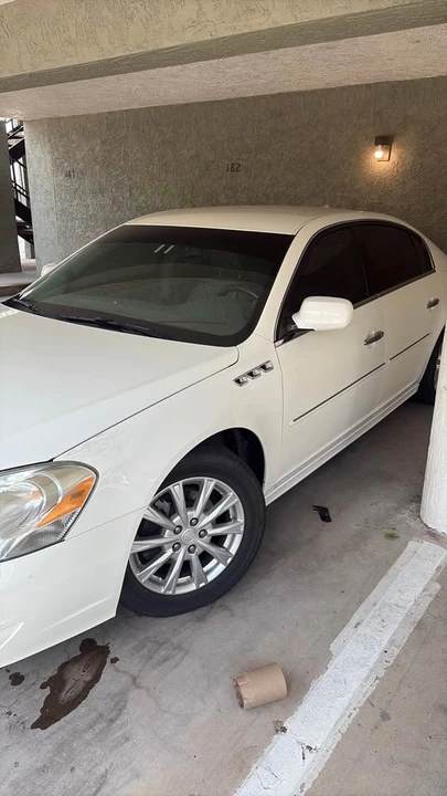 2010 Buick Lucerne - Image 5 of 9