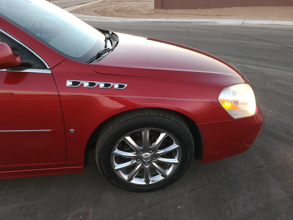 2010 Buick Lucerne - Image 28 of 31