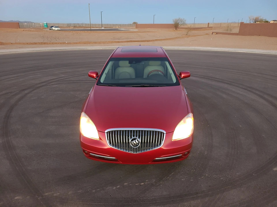2010 Buick Lucerne - Image 2 of 31