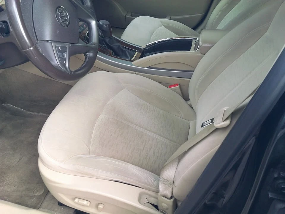 2010 Buick LaCrosse - Image 7 of 15
