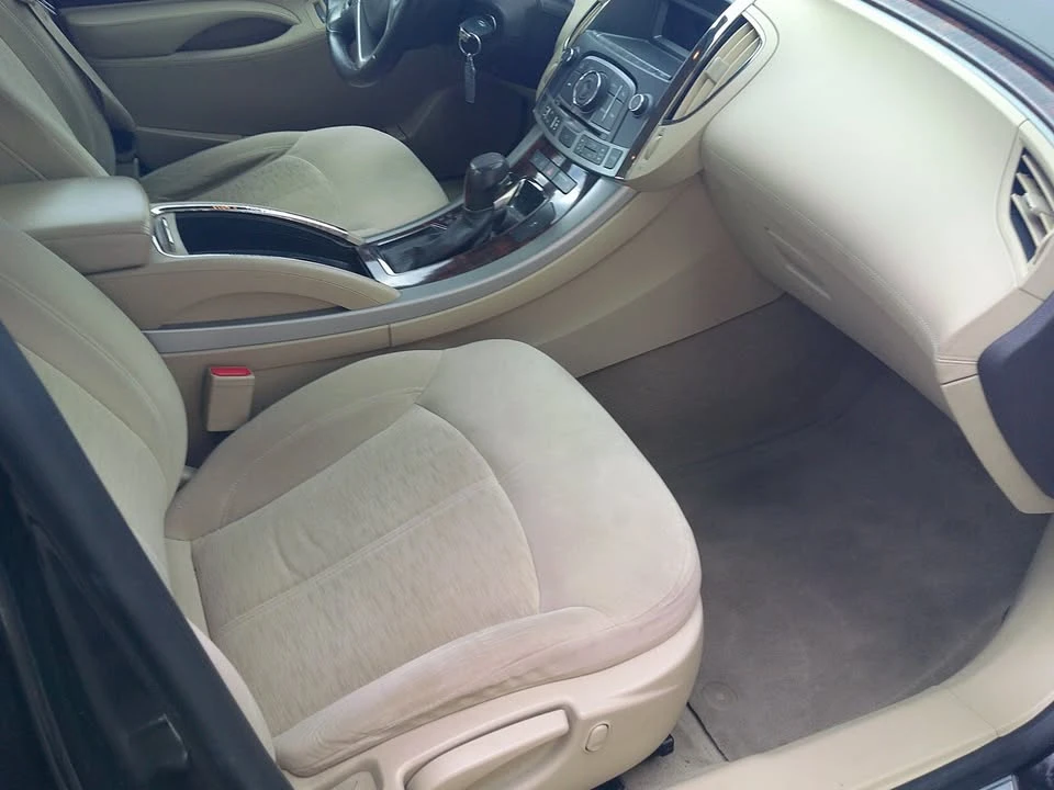 2010 Buick LaCrosse - Image 9 of 15