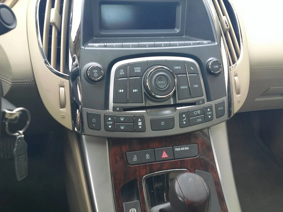 2010 Buick LaCrosse - Image 12 of 15
