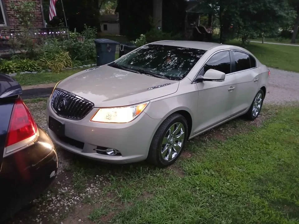 2010 Buick LaCrosse - Image 3 of 6