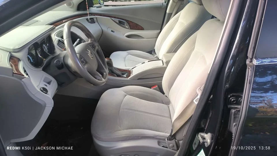 2010 Buick LaCrosse - Image 8 of 19