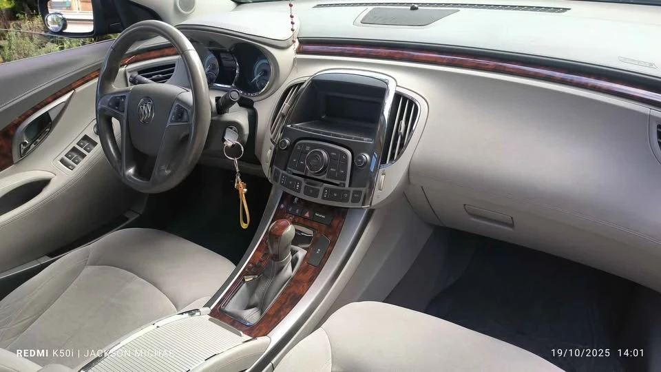 2010 Buick LaCrosse - Image 17 of 19