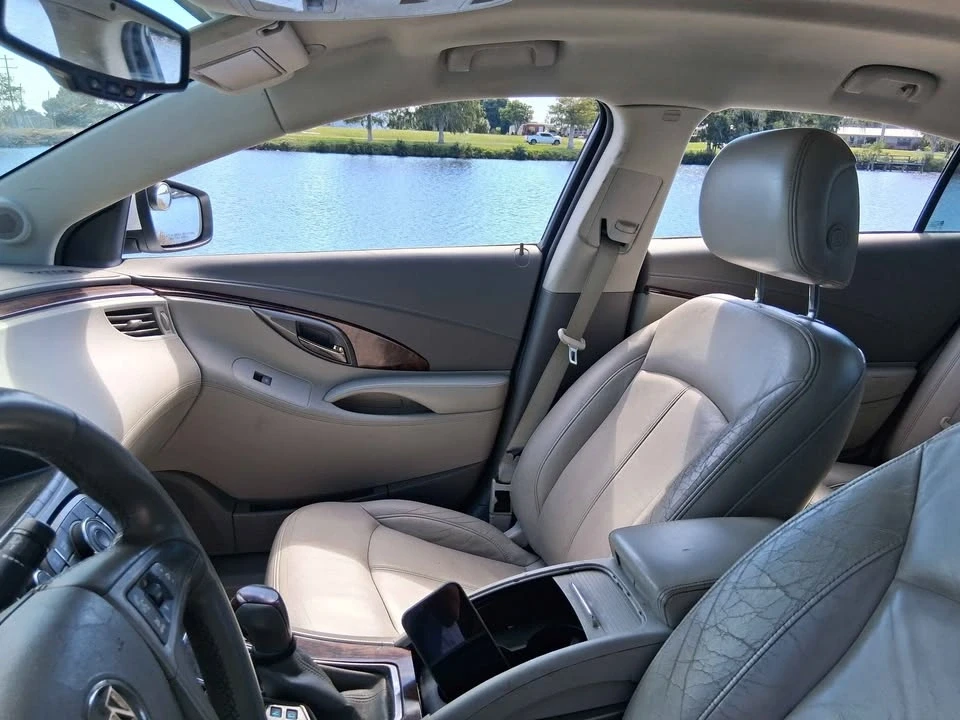2010 Buick LaCrosse - Image 5 of 11