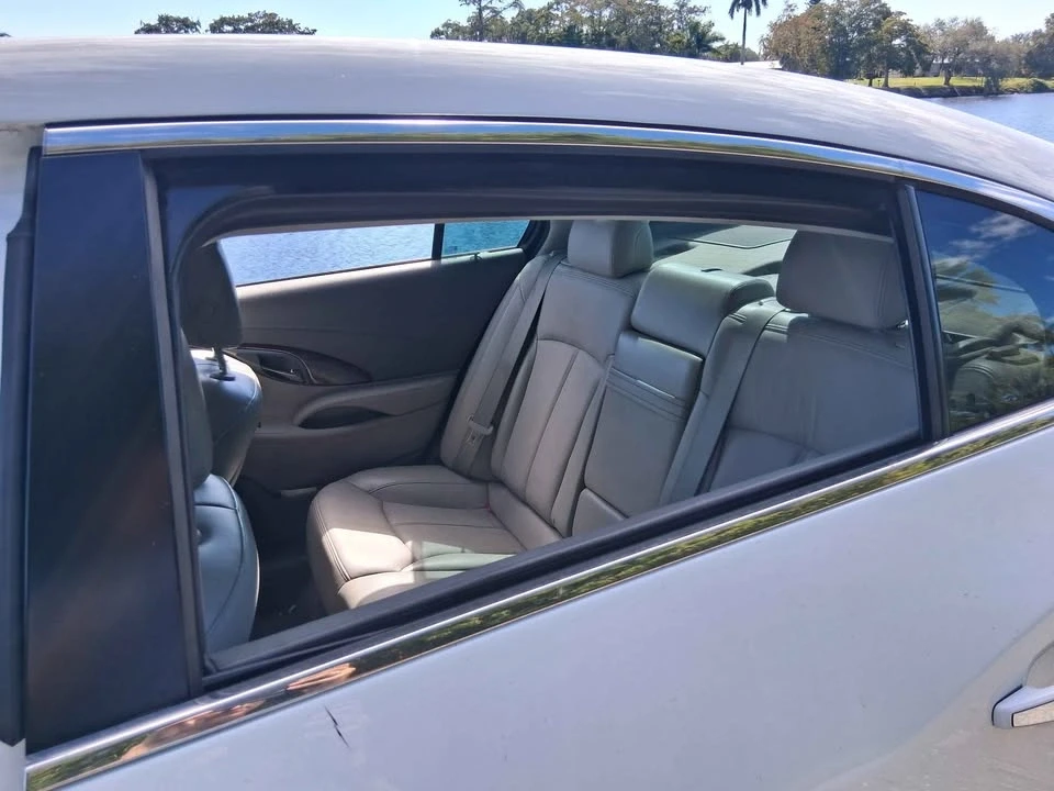 2010 Buick LaCrosse - Image 7 of 11