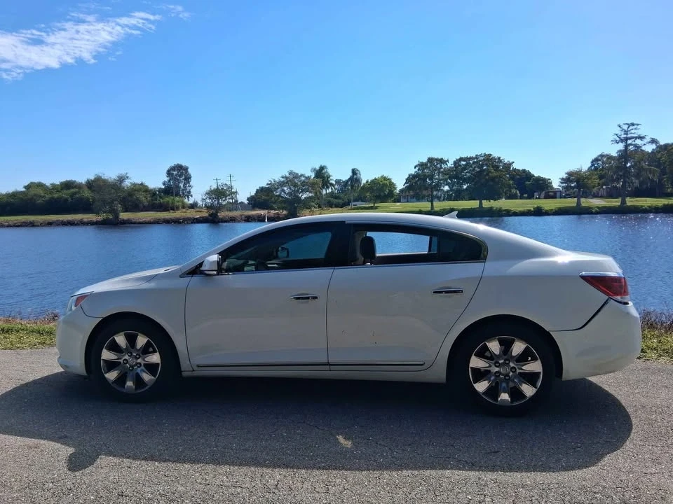 2010 Buick LaCrosse - Image 6 of 11