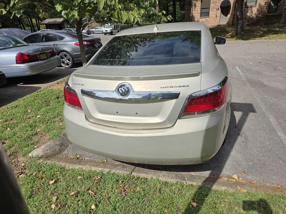 2010 Buick LaCrosse - Image 2 of 9