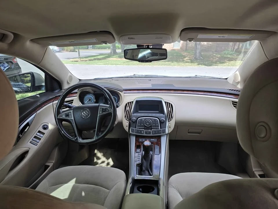 2010 Buick LaCrosse - Image 8 of 9