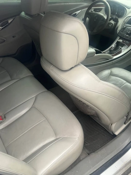 2010 Buick LaCrosse - Image 8 of 10