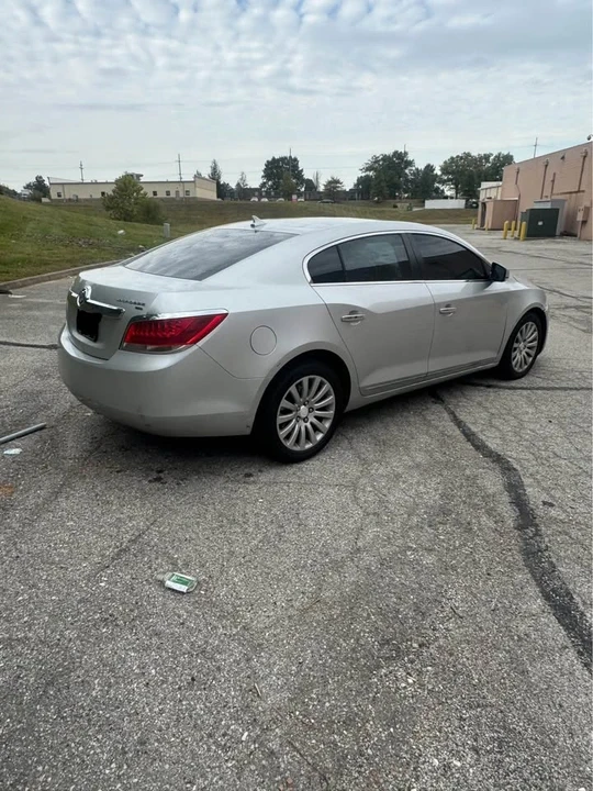 2010 Buick LaCrosse - Image 3 of 10