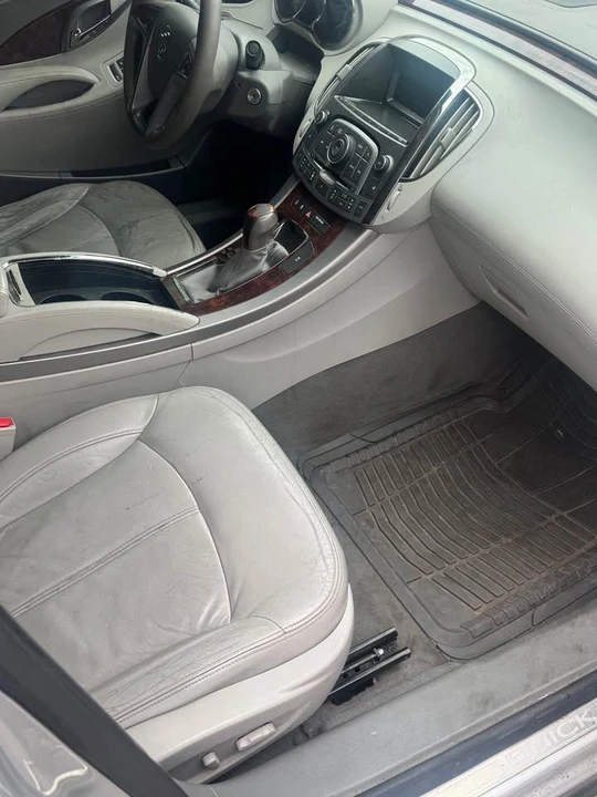 2010 Buick LaCrosse - Image 7 of 10