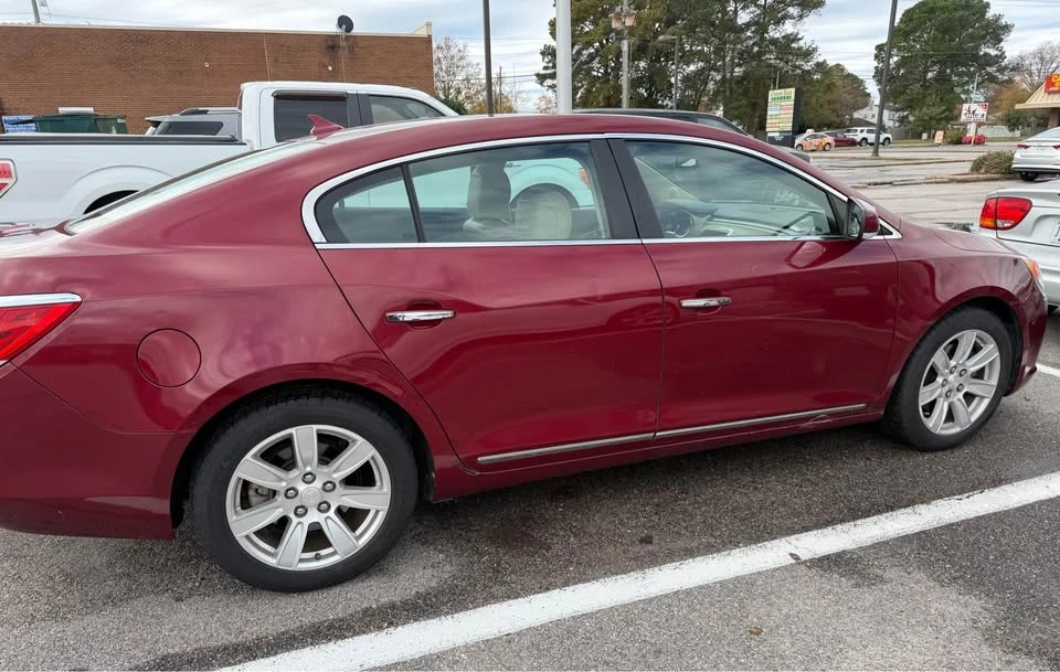 2010 Buick LaCrosse - Image 3 of 8
