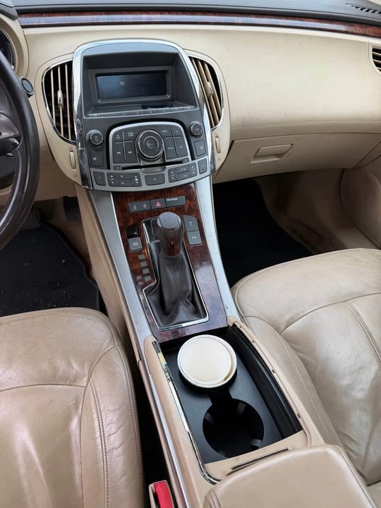 2010 Buick LaCrosse - Image 7 of 8